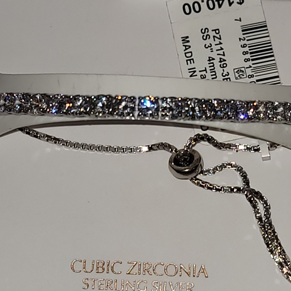 NWT adjustable bracelet